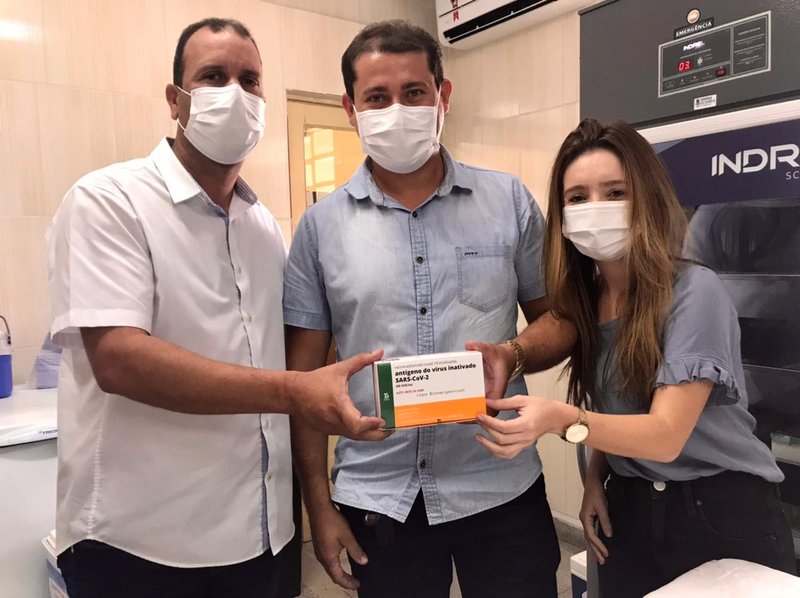 Recebendo a Vacina